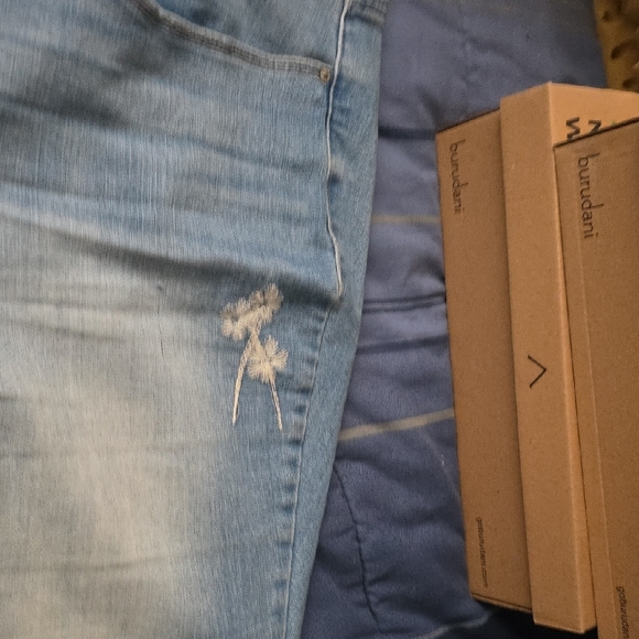 Vintage America Light Blue Jeans with White Embroidery - Picture 5 of 7